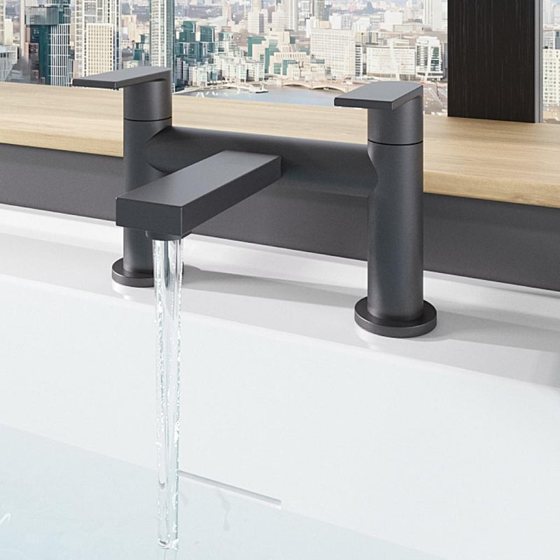 Westbury Bath Filler