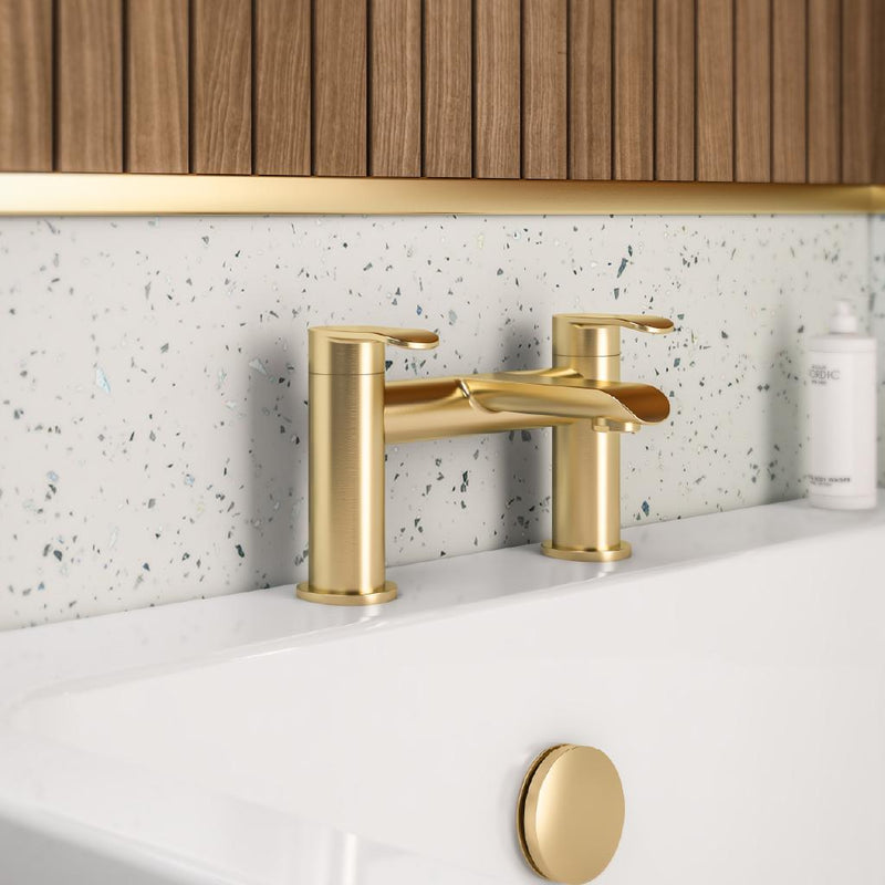 Lyneham Bath Filler