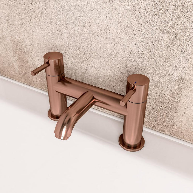 Meriden Bath filler with a curved spout